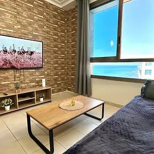  דירה With Sea View