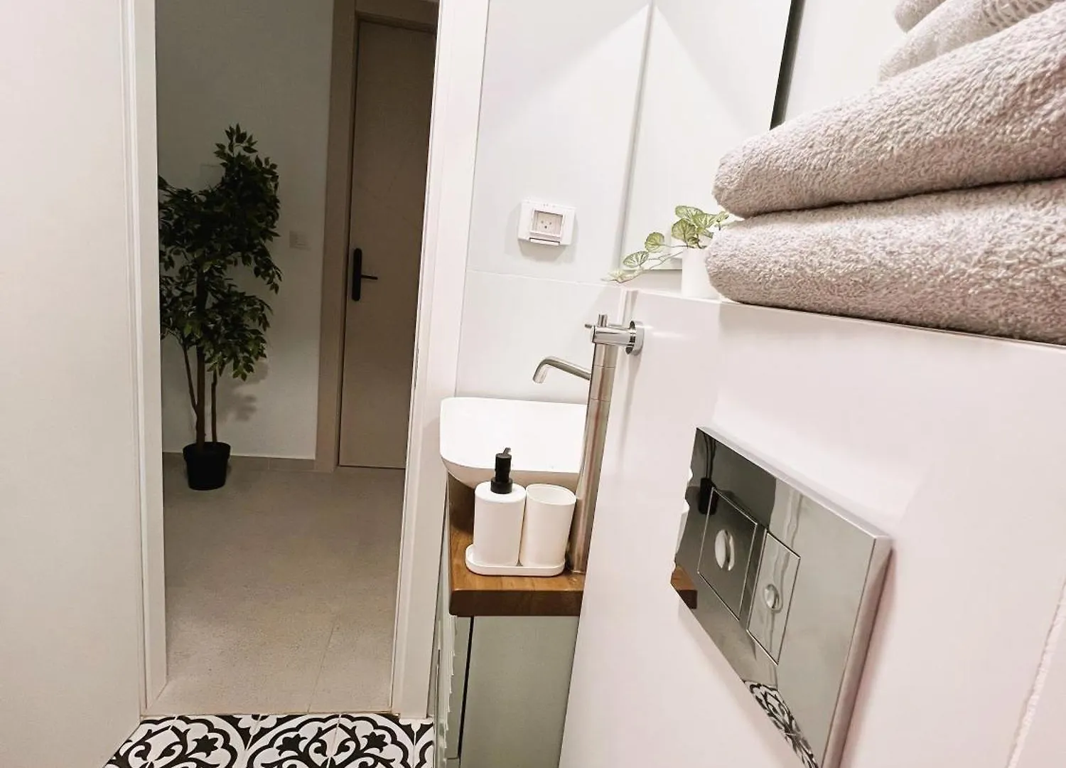 White Door Apartments Haifa